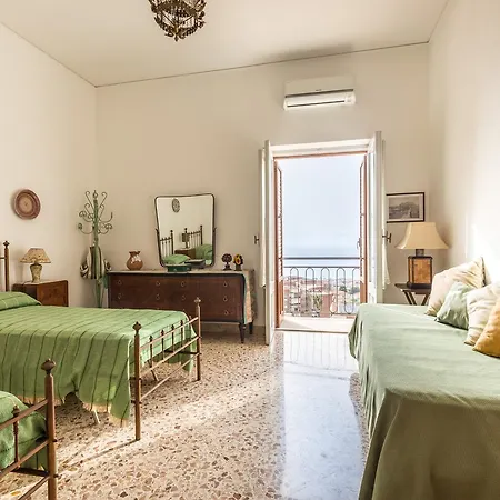 Terrazza Di Charme Sul Golfo Di Nyaraló Cefalù
